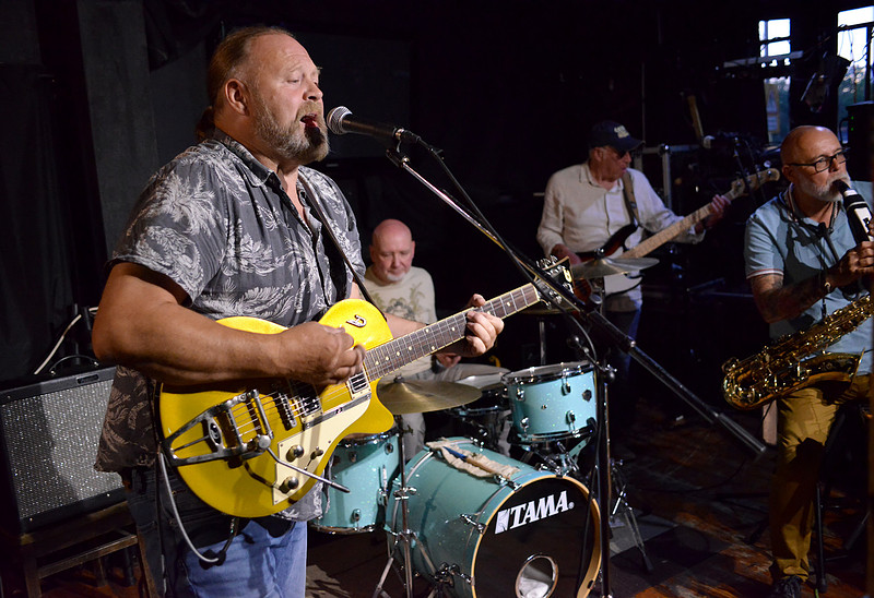 Zenfolio | PETER FORD PHOTOGRAPHY | CC Rider Band
